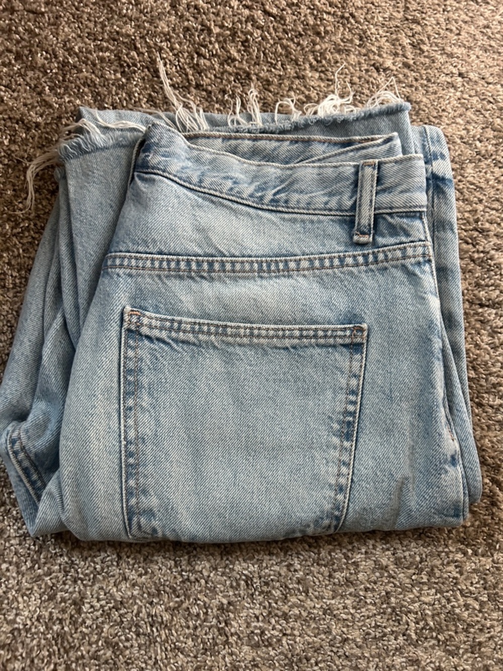 Zara Light Blue Cropped Frayed-Hem Jeans